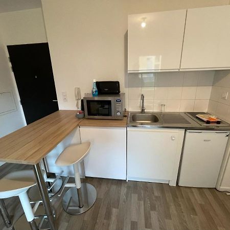 Gredi, Appt Avec Parking Et Terrasse A Caen Apartment Exterior foto