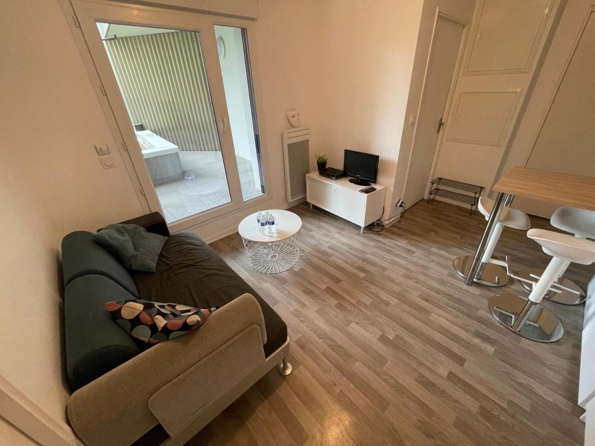 Gredi, Appt Avec Parking Et Terrasse A Caen Apartment Exterior foto